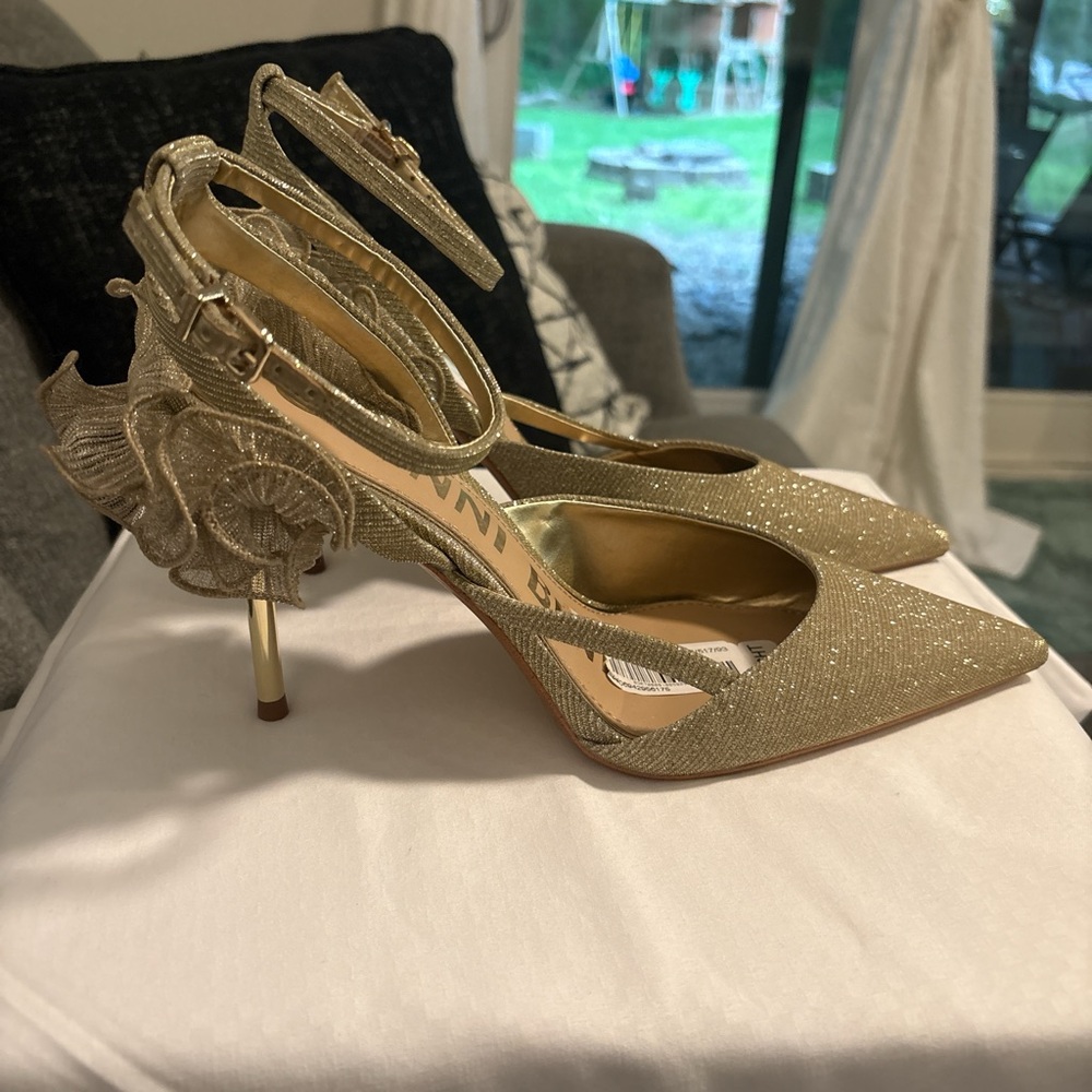 Gianni Bini Gold Heels with Glittery Finish and Slingback